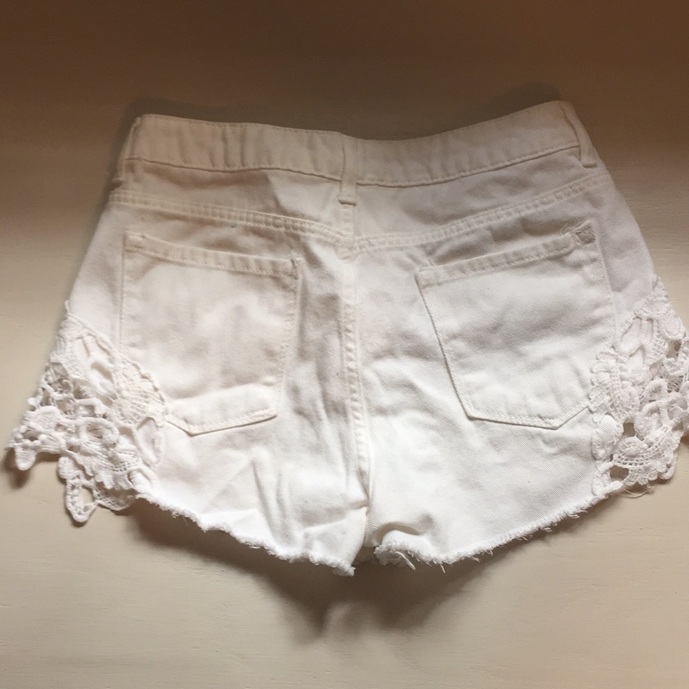 Shorts - Picture 3 of 3